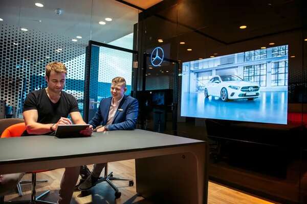 Realidad virtual y “stores”: el futuro de los concesionarios de autos - Tecnología - ABC Color