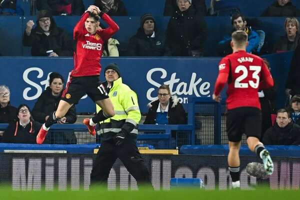 Garnacho ilumina la victoria del United con el gol de la década - Fútbol Internacional - ABC Color