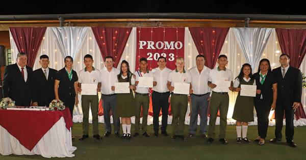 La Nación / Escuela Ko’êti Porã: alumnos culminaron año escolar y recibieron reconocimiento