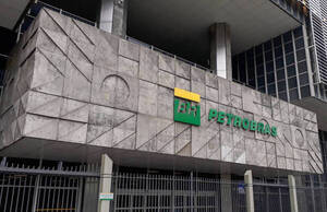 Petrobras anuncia inversiones de 102.000 millones de d贸lares hasta 2028 - Revista PLUS