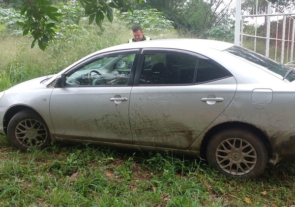 Diario HOY | Tras persecución policial, abandonan vehículo con chapa robada en Ypané