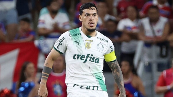 Palmeiras comparte liderato con Flamengo y Gómez ve la roja