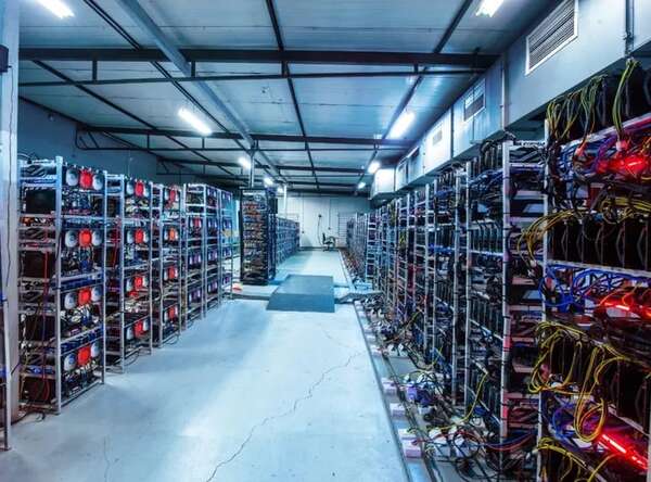ANDE: 48 criptominerías pagan US$ 3 millones por mes y podría duplicarse - Economía - ABC Color