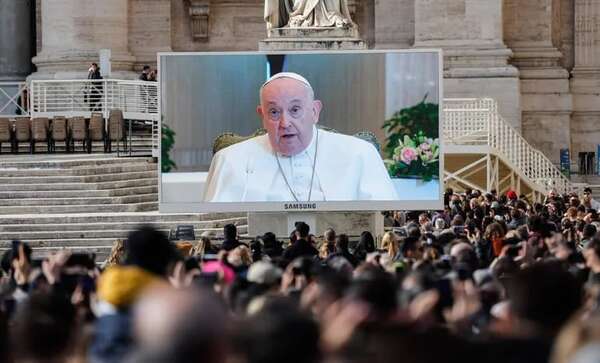 Estado del papa Francisco es bueno, no tiene fiebre y su situación respiratoria mejora - Mundo - ABC Color