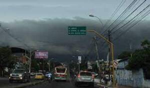 Lunes caluroso, con posibles tormentas y humedad del 95%