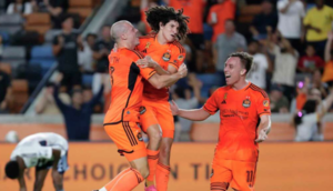 Versus / Iván Franco va por su segundo título en el fútbol estadounidense