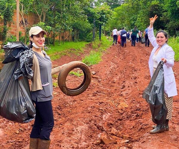 USF Km 8 Acaray de CDE se remanga y realiza minga ambiental