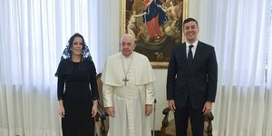Diario HOY | Papa Francisco recibió a Santiago Peña: así fue el encuentro