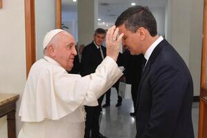 Peña con el Papa Francisco: su guía espiritual nos inspira a construir un Paraguay más solidario - .::Agencia IP::.