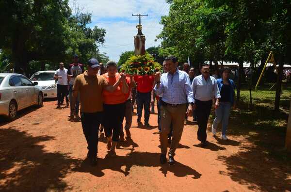 Arazapeños se congregaron ante el altar de Cristo Rey - Noticiero Paraguay