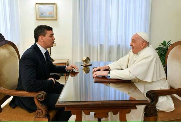 El papa Francisco recibió a Santiago Peña