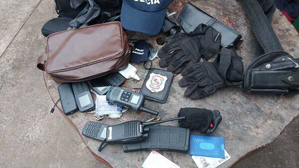 DETENIDO UN INTEGRANTE DE PELIGROSA BANDA Y SE INCAUTAN ELEMENTOS DE USO POLICIAL EN CAPIATÁ - Itapúa Noticias