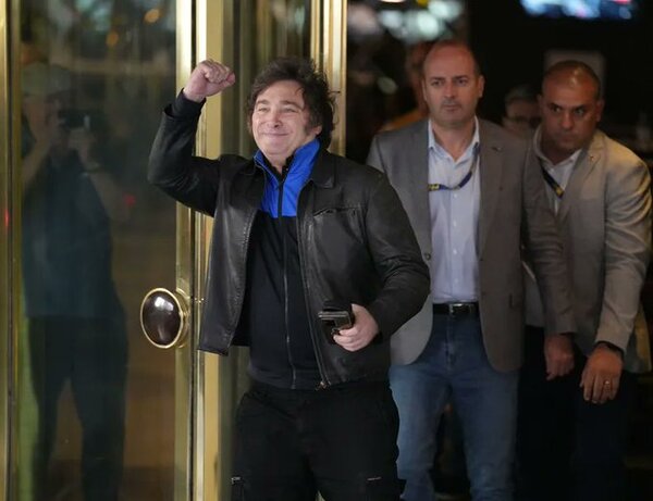 Javier Milei comenzó su gira por Estados Unidos con Luis Caputo, el posible ministro de Economía, en la comitiva