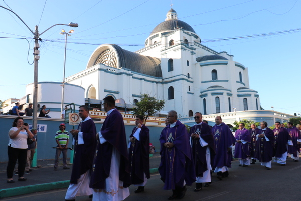 Con un temario dedicado a los laicos y la oración, arranca el novenario en honor a la Virgen - La Tribuna