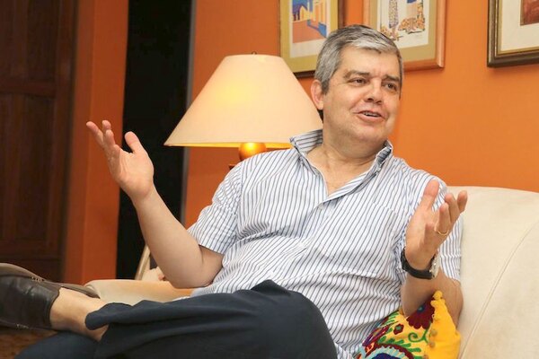 Agente, agente, ¿no ha visto a Marset?... ¿dónde está?, ¿dónde está Marset? es la pregunta