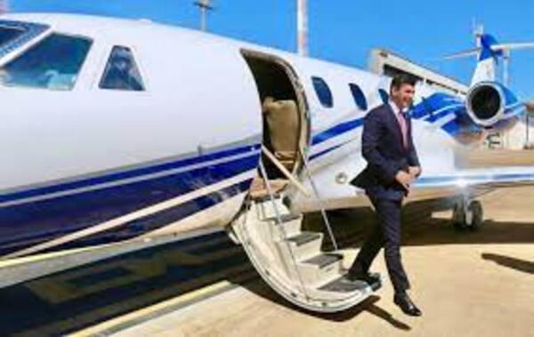 Santi completa 14 viajes al exterior desde que fue electo el 30 de abril