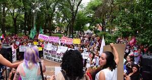 La Nación / #25N: mujeres clamaron contra la violencia alrededor del mundo