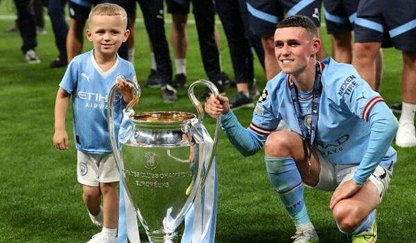 Versus / Con apenas 4 años, el hijo de Phil Foden será modelo de una prestigiosa agencia