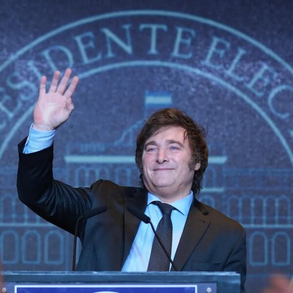 Javier Milei comenzó su gira por Estados Unidos con Luis Caputo, el posible ministro de Economía, en la comitiva - ADN Digital