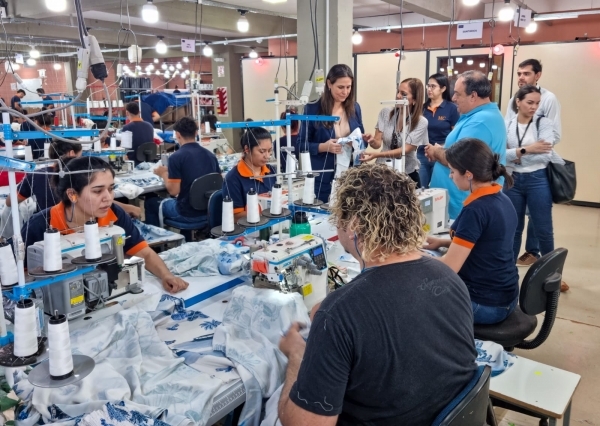 Autoridades del MIC vistan a empresas maquiladoras en Alto Paraná