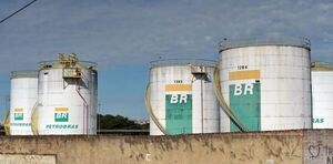 Petrobras no descarta evaluar la compra de activos ofrecidos por Javier Milei en Argentina - Revista PLUS