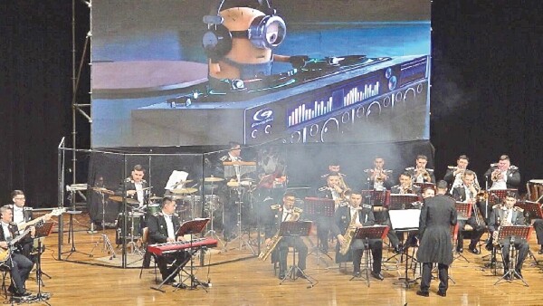 Emotivo concierto con icónicos temas