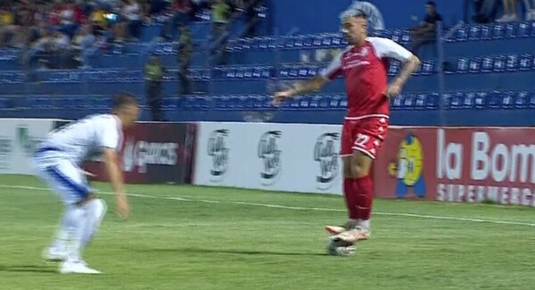 Versus / ¿Lujo o provocación? La jugada de Guillermo Hauché en el juego ante Ameliano