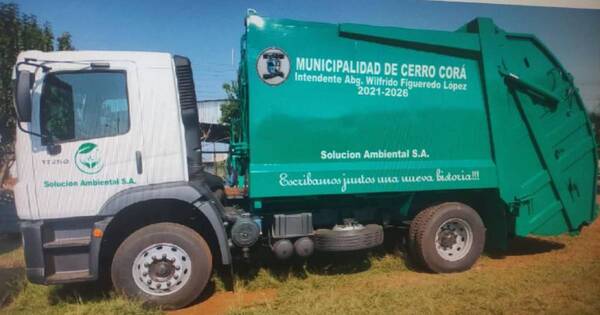 La Nación / Denuncian que maquinarias de la municipalidad trabajan en terreno de empresa privada