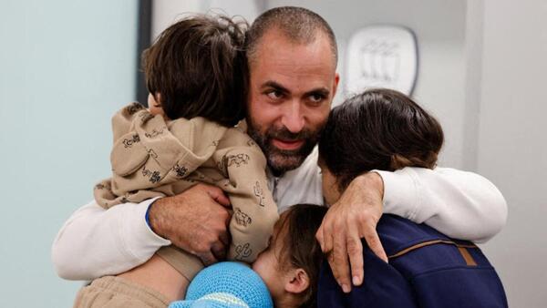 Hamás libera a otros 11 rehenes israelíes en el cuarto día de tregua