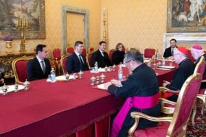 Mandatario dialogó sobre la lucha contra la pobreza con autoridades del Vaticano