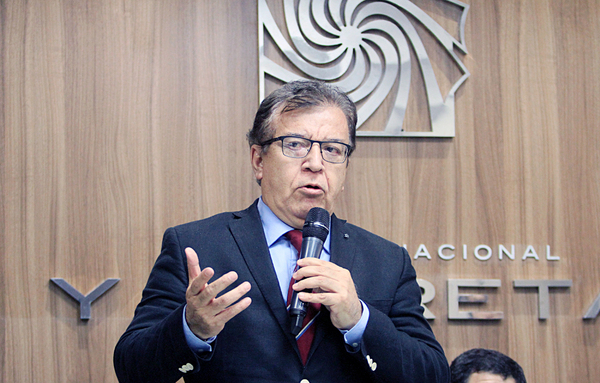 Nicanor: «Sería una torpeza que el presidente Cartes renuncie»