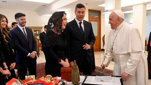 Peña dialogó con el Papa de economía y las deudas sociales