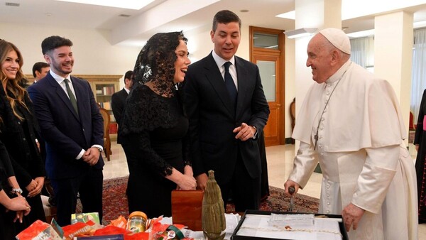 Peña dialogó con el Papa de economía y las deudas sociales