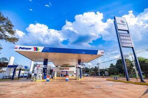 Peña confirma nueva baja de G. 150 en el precio del combustible en Petropar - Unicanal