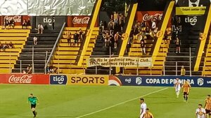Hinchas pierden la paciencia