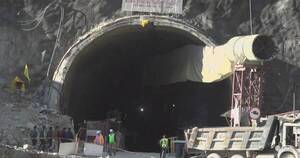 La Nación / India: rescatistas están a 5 metros de obreros atrapados en túnel