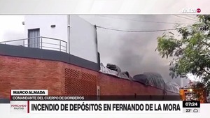 Incendio de gran magnitud afecta tres depósitos en Fernando de la Mora - Megacadena - Diario Digital