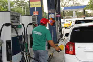 Otra reducción más en las naftas de Petropar: Esta vez G. 150 menos por litro - Megacadena - Diario Digital