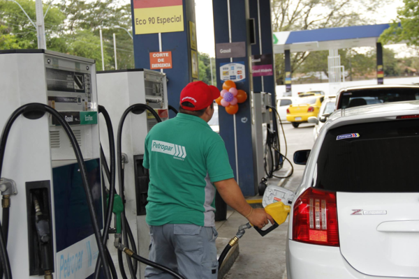 Otra reducción más en las naftas de Petropar: Esta vez G. 150 menos por litro - Megacadena - Diario Digital