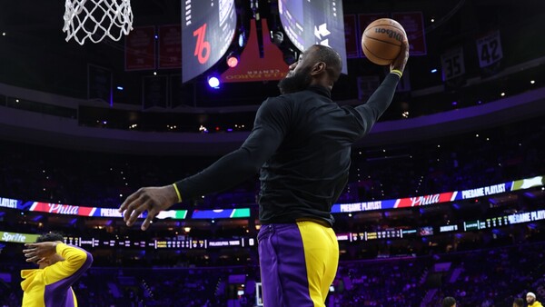 LeBron, récord de minutos en su derrota más dura