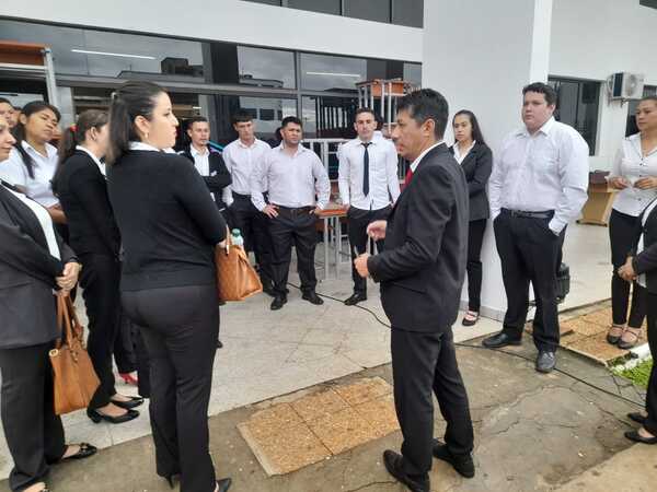 INCORPORAN A NUEVOS FUNCIONARIOS EN LA GOBERNACIÓN DEL GUAIRÁ.