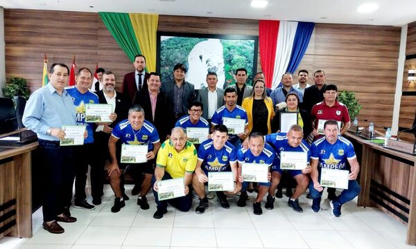 Reconocen a jugadores de la sub 40 en Franco
