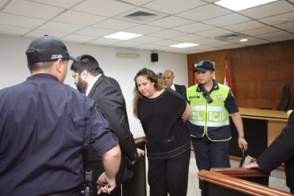 Tribunal de Sentencia se ratifica en el abandono de la defensa de extitular de Petropar