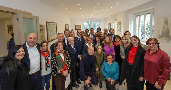 La Nación / En Italia, Peña sostiene que luchará contra el exilio económico