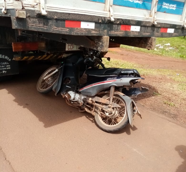 Motociclista que chocó por un camión se encuentra estable y desmienten falsos rumores - Radio Imperio 106.7 FM