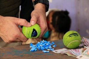 Aguantadero próximo a la Estación de Buses: drogas en pelotas de tenis