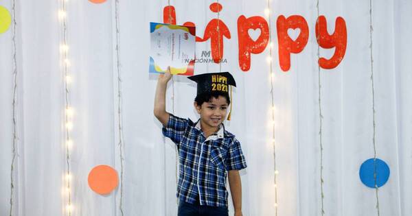 La Nación / Hippy Paraguay: 25 niños se graduaron y formaron vínculos significativos con sus padres