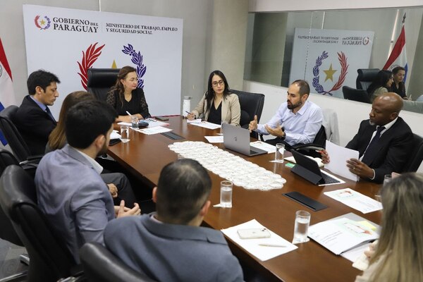 Diario HOY | Trabajo inició diálogo con directivos sobre proyecto para regular plataformas