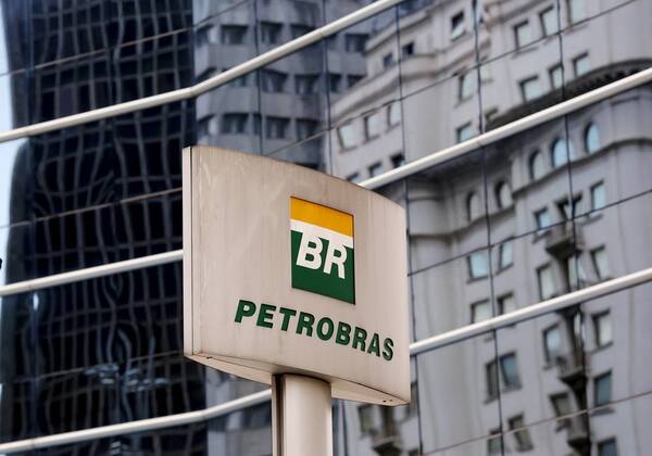 Petrobras rescinde venta de una de las 4 refiner铆as cedidas por Bolsonaro - Revista PLUS