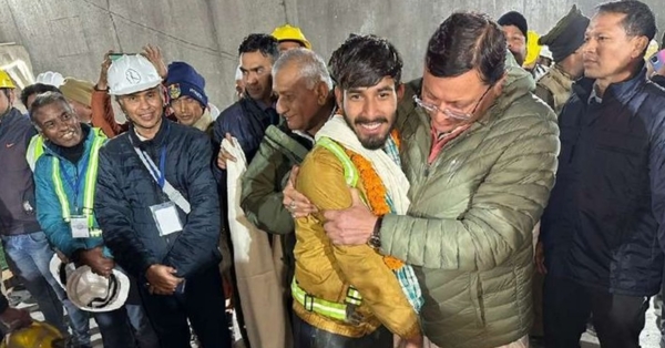 India: Exitoso rescate de 41 trabajadores atrapados en un túnel colapsado